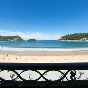 Apartment Beach Accommodation Apartment, San Sebastian
